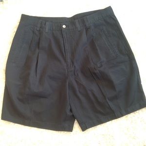 ~GREG NORMAN~ black pleated shorts